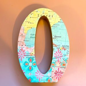 Letter ‘O’ Decor - Map Background